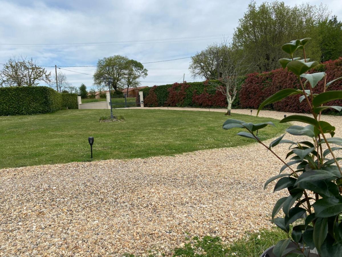 Gite 3 Etoiles Avec Piscine Dordogne Minzac Exterior foto